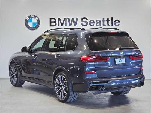 2022 BMW X7 M50i