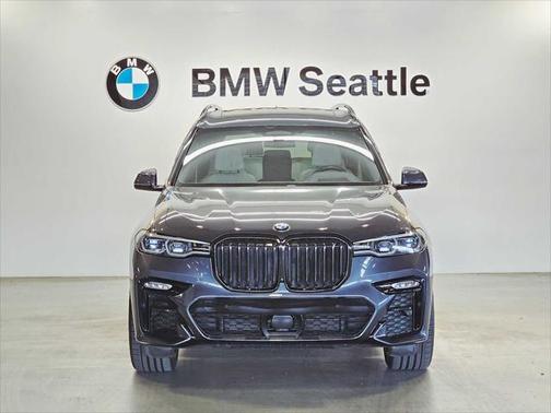 2022 BMW X7 M50i