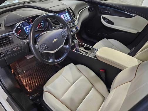 Iridescent Pearl Tricoat 2017 Chevrolet Impala Premier 2LZ