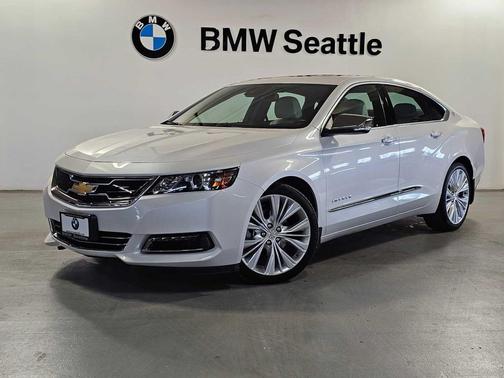 Iridescent Pearl Tricoat 2017 Chevrolet Impala Premier 2LZ