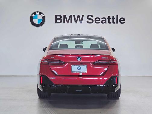2025 BMW i5 M60