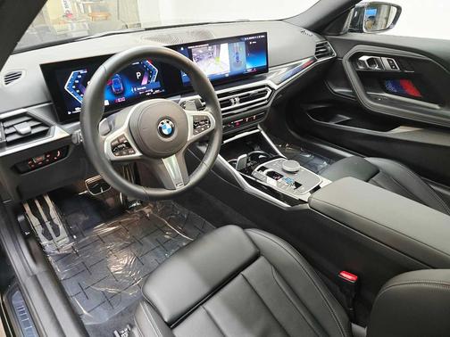 2023 BMW 230 i xDrive