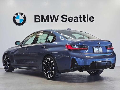 2025 BMW 330 i xDrive