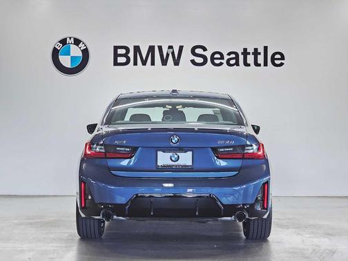 2025 BMW 330 i xDrive