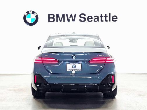 2025 BMW i5 M60