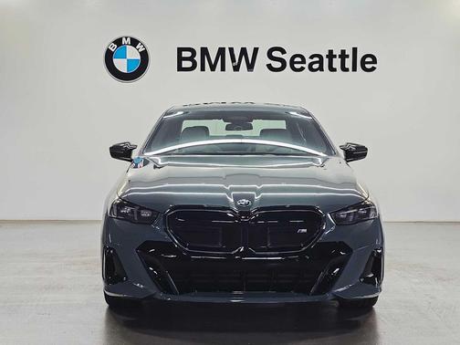 2025 BMW i5 M60