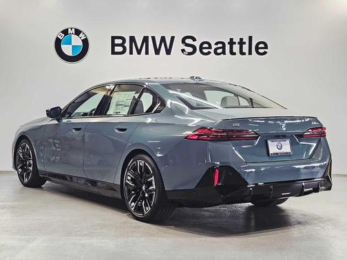 2025 BMW i5 M60
