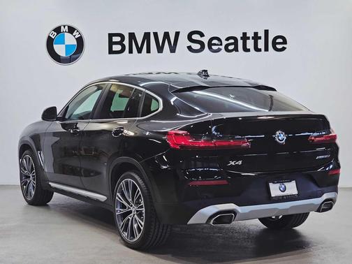 2022 BMW X4 xDrive30i
