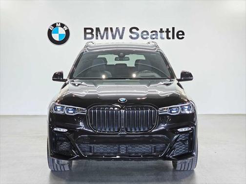 2022 BMW X7 M50i