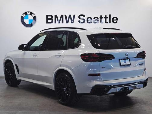 2026 BMW X5 M60i