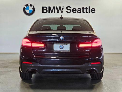 Black Sapphire Metallic 2023 BMW 540 i xDrive