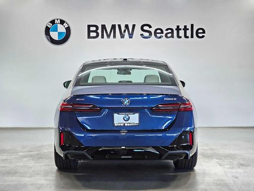 2026 BMW 550e xDrive