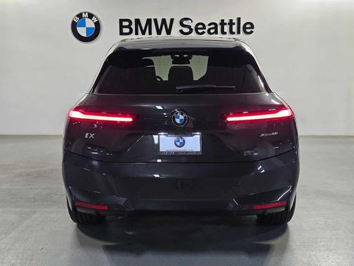 2026 BMW iX xDrive60