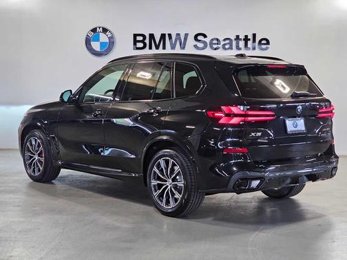 Black Sapphire Metallic 2026 BMW X5 xDrive40i