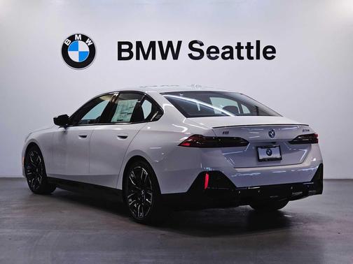 2025 BMW i5 M60