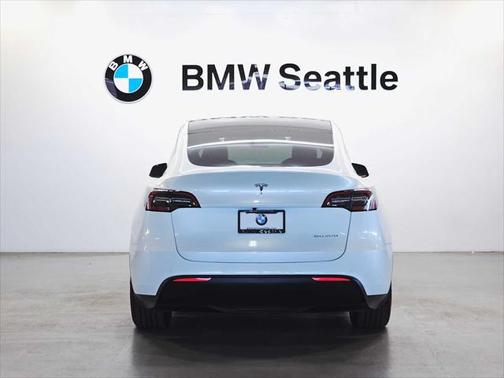 2022 Tesla Model Y Long Range Dual Motor All-Wheel Drive