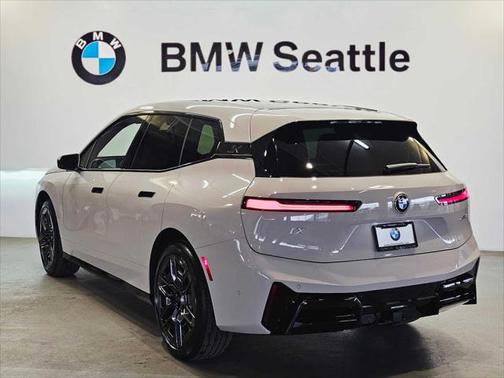 2026 BMW iX xDrive60