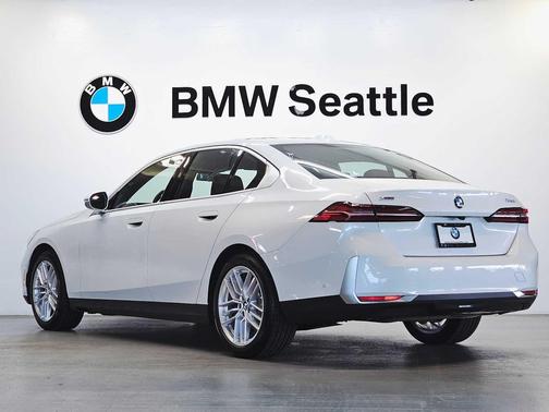 2024 BMW 530 i xDrive