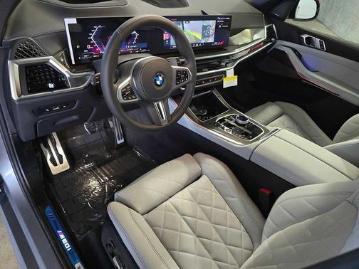 2026 BMW X5 M60i