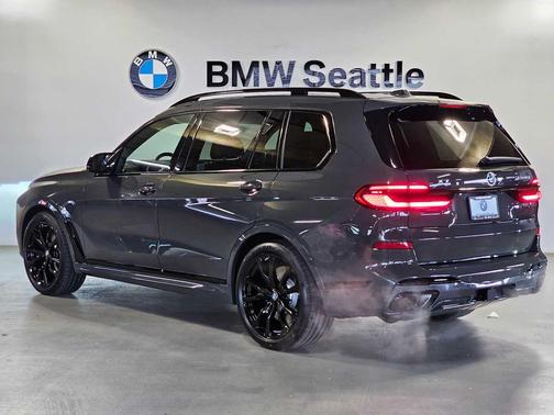 2026 BMW X7 M60i