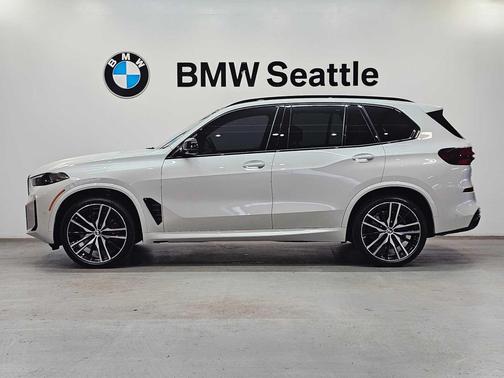 2025 BMW X5 M60i