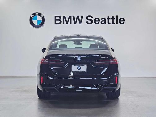 2026 BMW 550e 550e xDrive