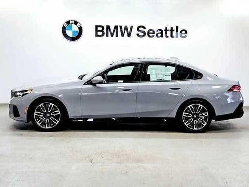 Brooklyn Grey Metallic 2025 BMW 530 xDrive