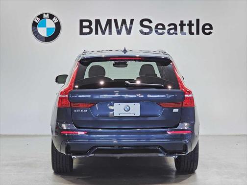 2023 Volvo XC60 Recharge Plug-In Hybrid T8 Ultimate Dark Theme