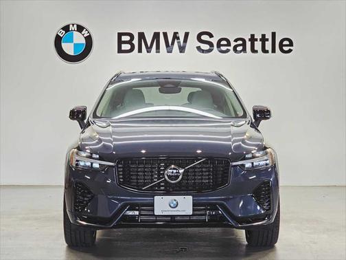 2023 Volvo XC60 Recharge Plug-In Hybrid T8 Ultimate Dark Theme