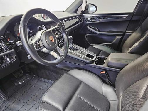2021 Porsche Macan S