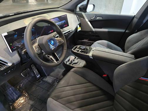 2026 BMW iX xDrive60