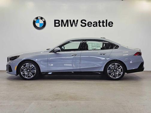 2026 BMW 530 i xDrive
