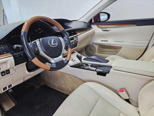 2013 Lexus ES 300h Base