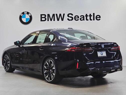 2025 BMW i5 M60