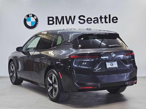2026 BMW iX xDrive45