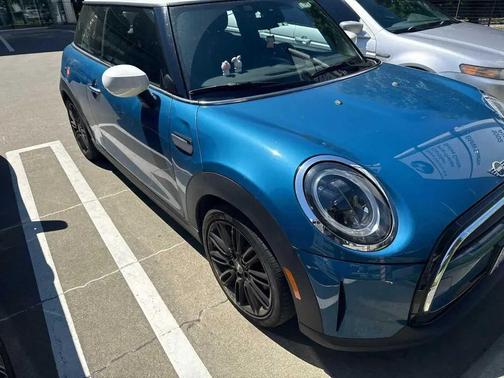 Island Blue Metallic 2022 MINI Hardtop Oxford Edition