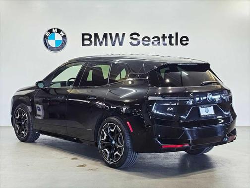 2025 BMW iX xDrive50