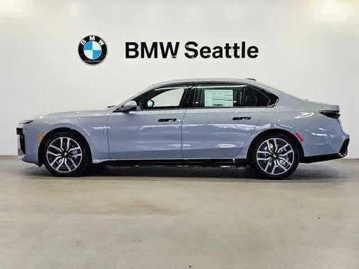 Brooklyn Grey Metallic 2025 BMW 750e i xDrive