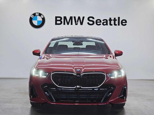 2026 BMW 550e 550e xDrive