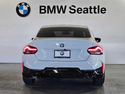 Alpine White 2024 BMW M240 i xDrive