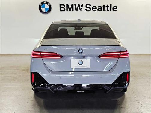 2024 BMW i5 eDrive40