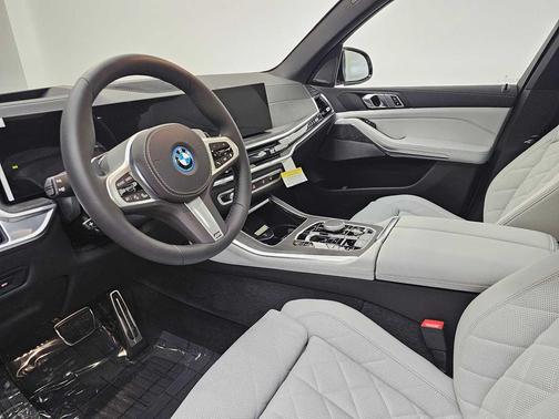 2026 BMW X5 PHEV xDrive50e