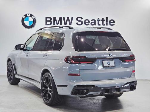 2026 BMW X7 M60i