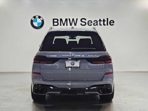 2026 BMW X7 M60i