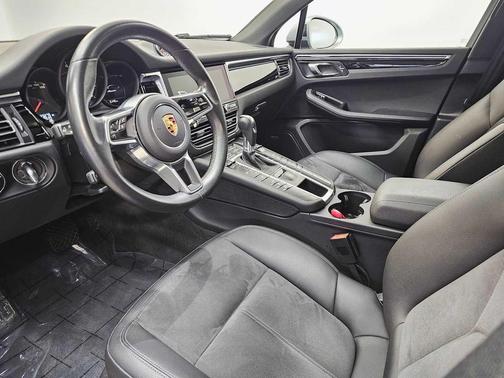 2021 Porsche Macan 