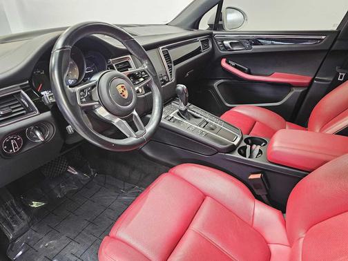 2018 Porsche Macan S