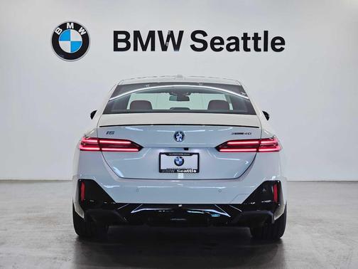 2026 BMW i5 xDrive40