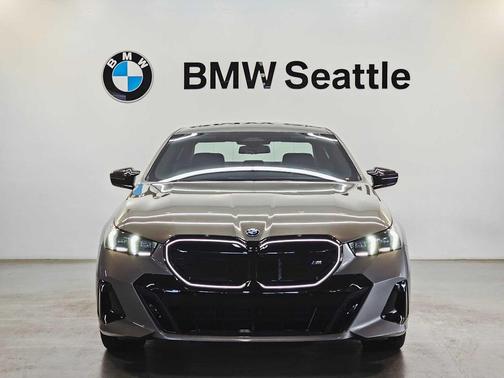 2025 BMW i5 M60