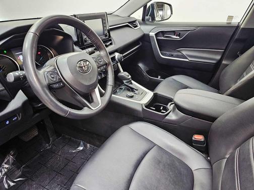 2022 Toyota RAV4 Hybrid XLE Premium