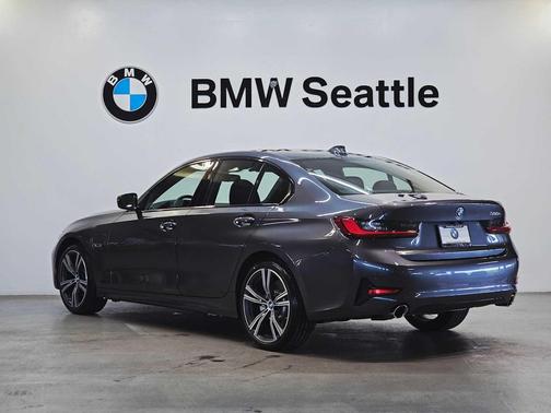 2022 BMW 330e Base